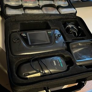 Sega Game Gear Ultimate Bundle including accessories with 18 games